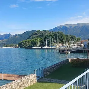 In Lake 1 Iseo